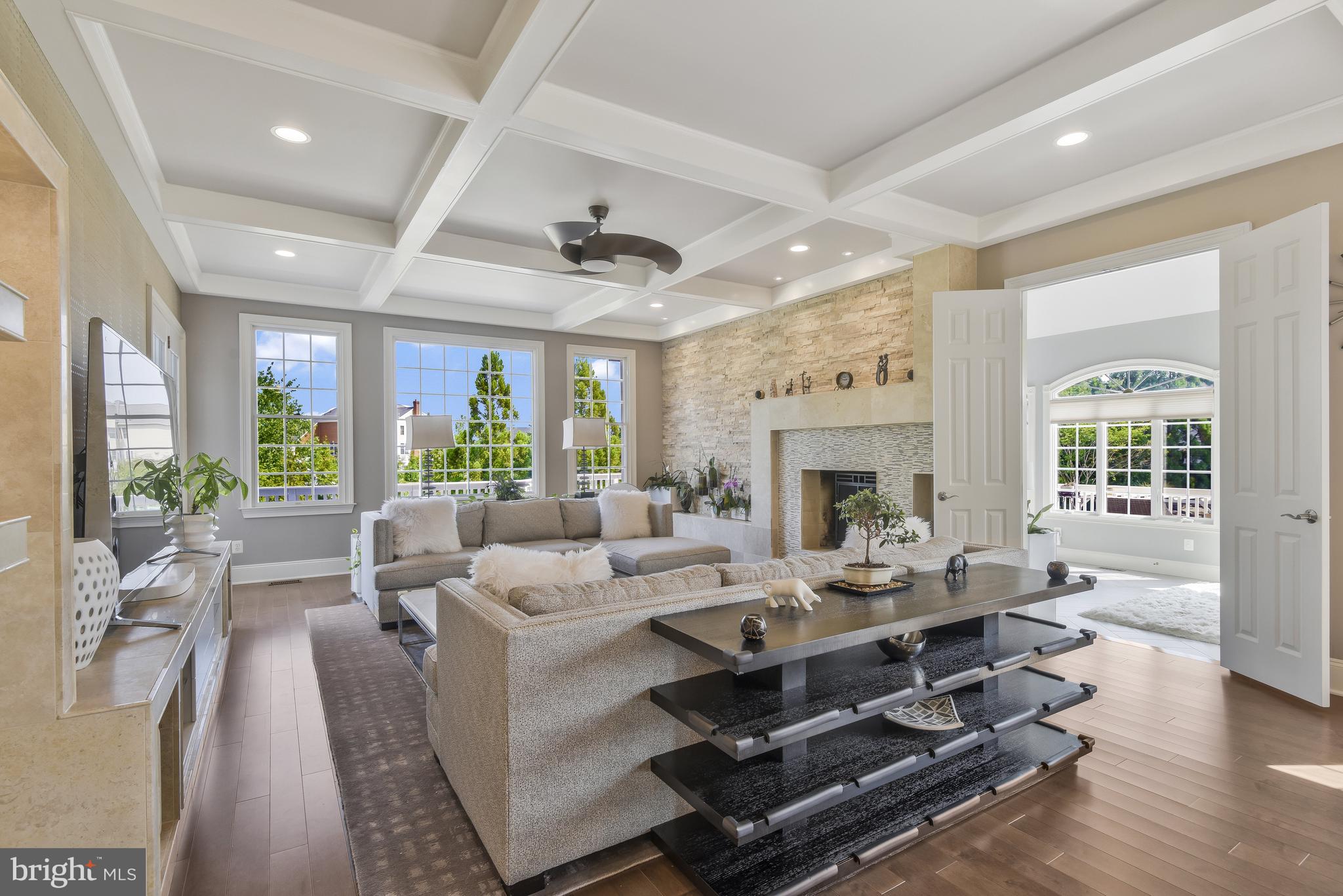 LOUDOUN VALLEY ESTATES - Residential