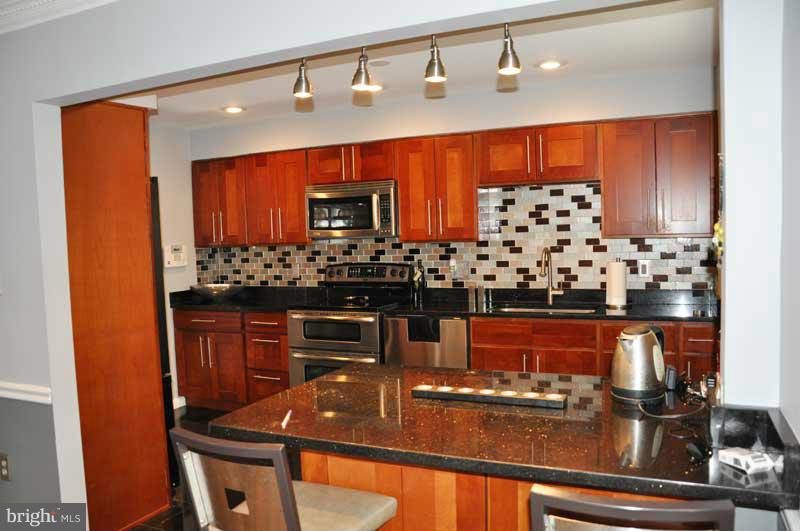 LEEWOOD - Residential Lease