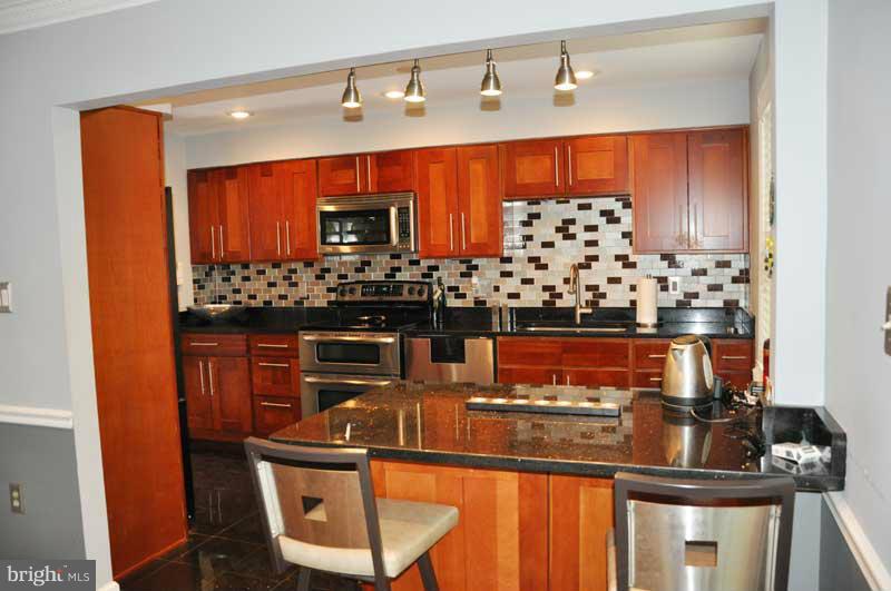 LEEWOOD - Residential Lease