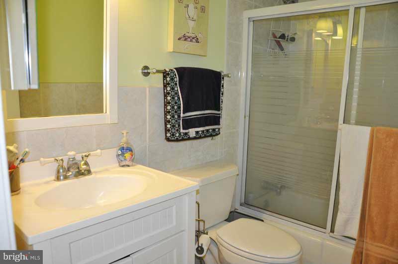 LEEWOOD - Residential Lease