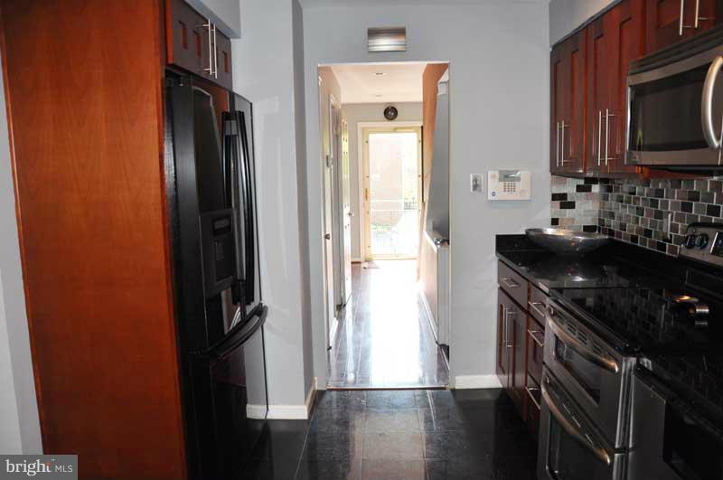 LEEWOOD - Residential Lease