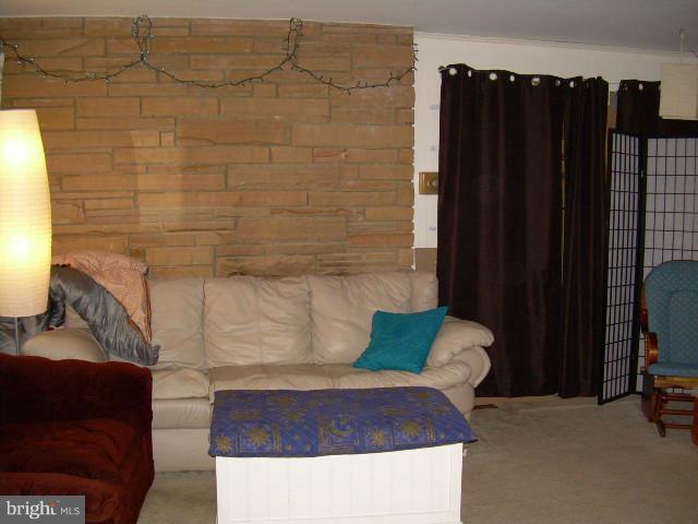 ADDISON HEIGHTS - Residential