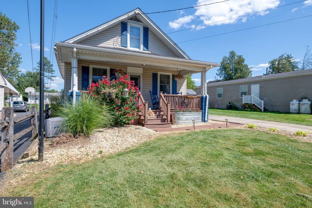 Photo of 9 Wilson Avenue, Leola, PA 17540 (MLS # PALA2056450)