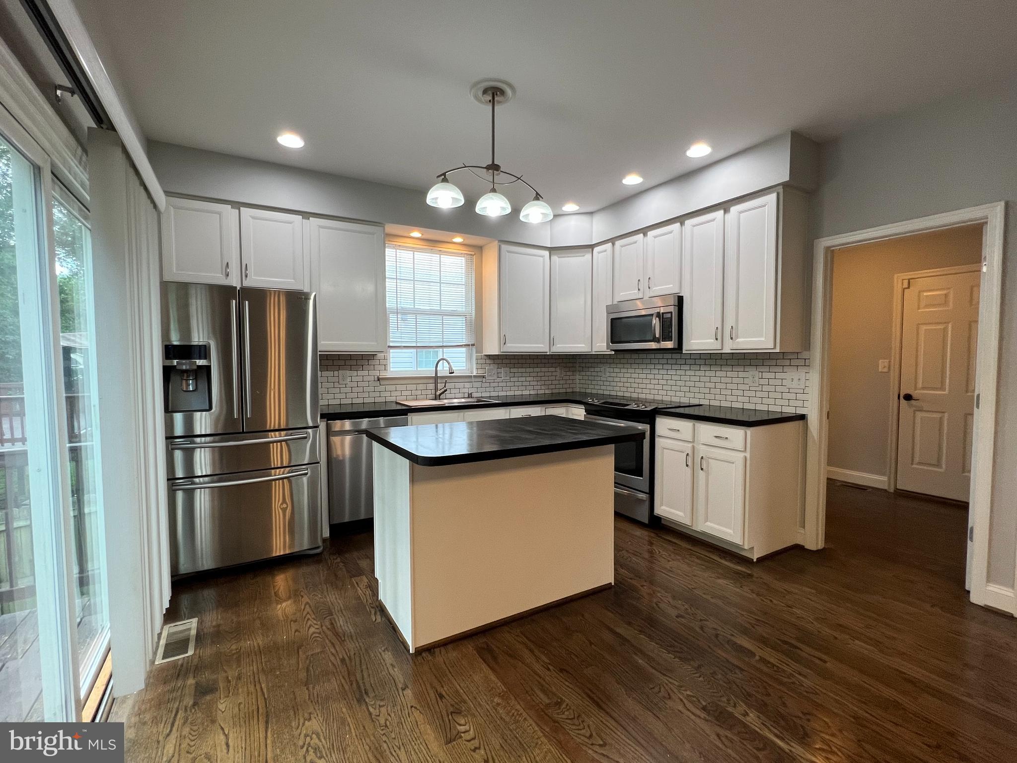 REGULARS - Residential Lease