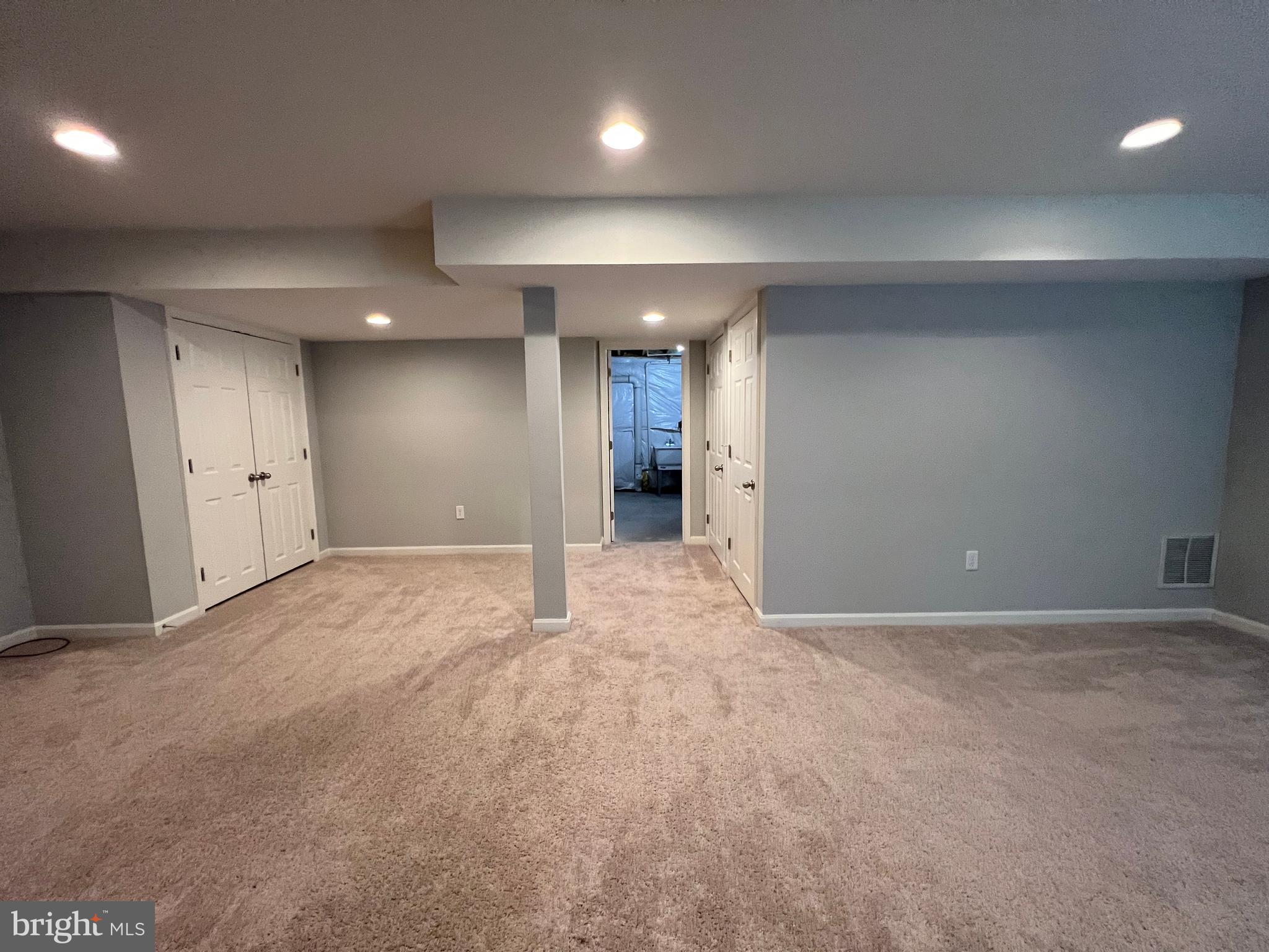 REGULARS - Residential Lease