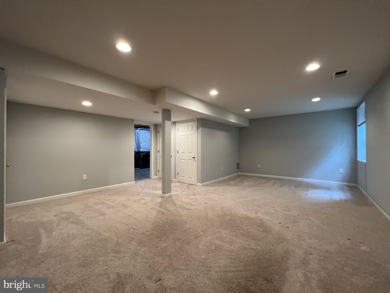 REGULARS - Residential Lease