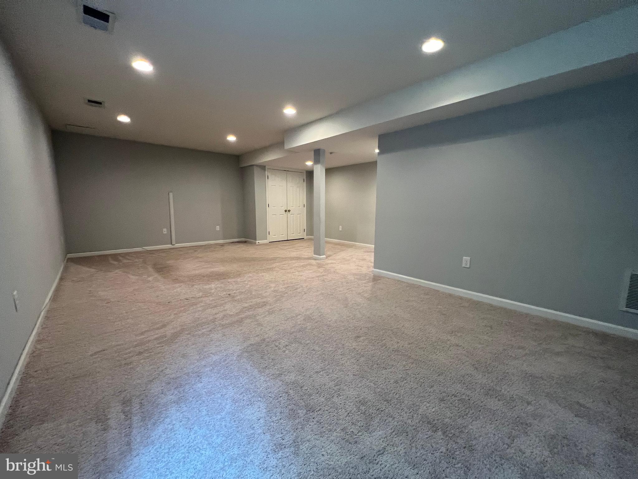 REGULARS - Residential Lease