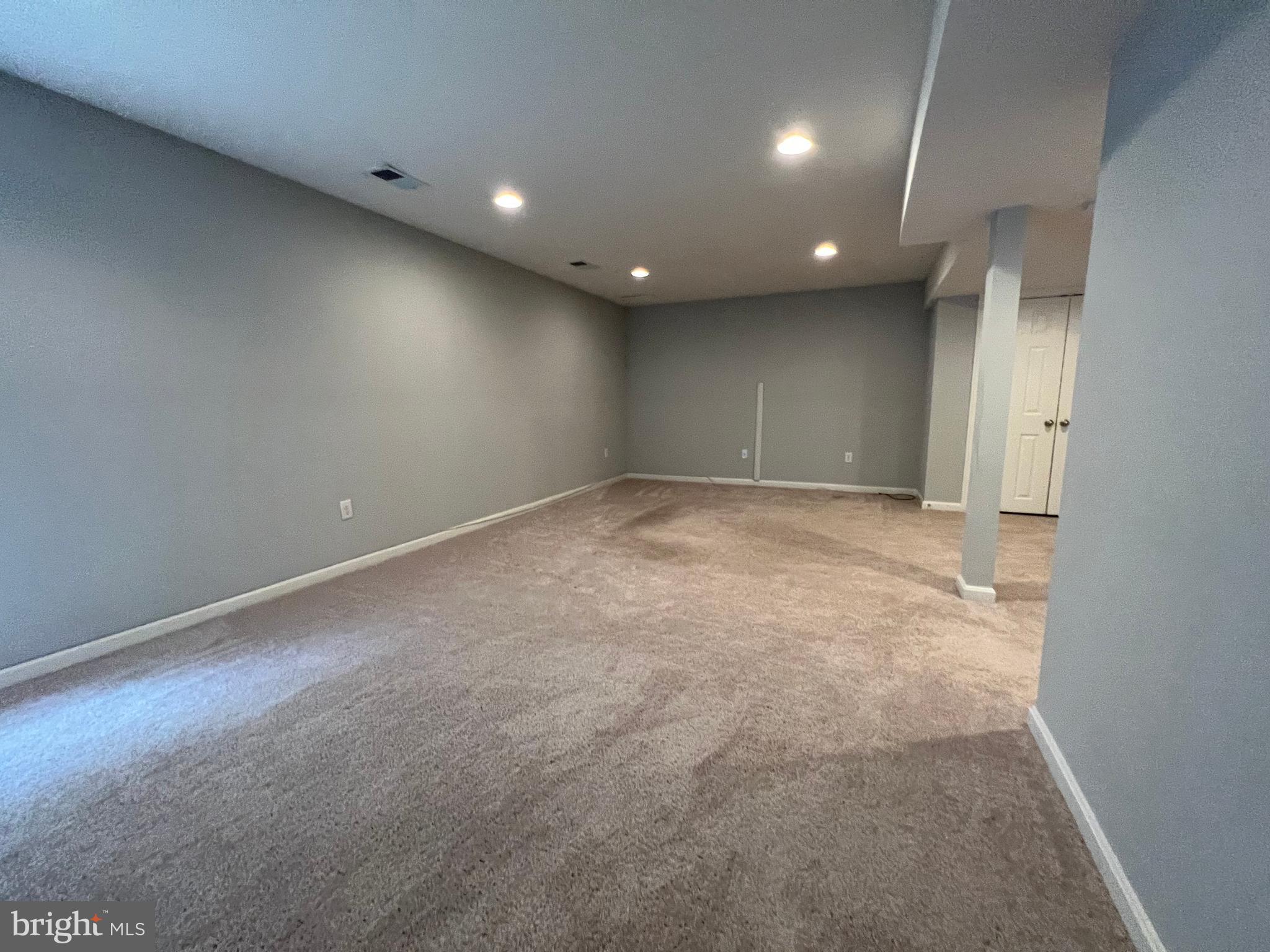 REGULARS - Residential Lease