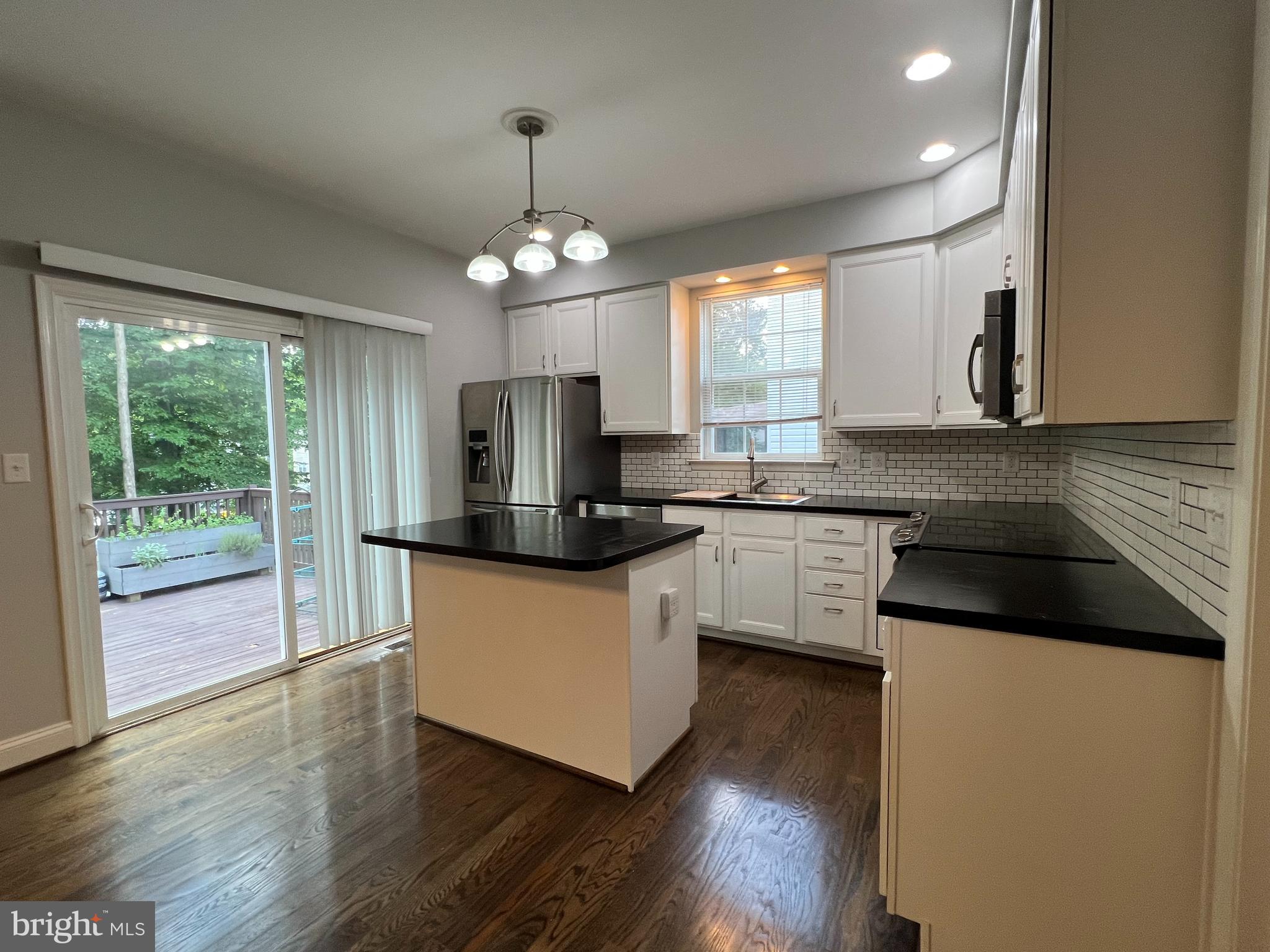 REGULARS - Residential Lease