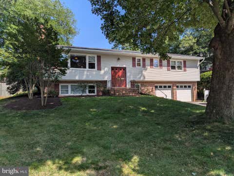 Photo of 1933 Relda Court, FALLS CHURCH, VA 22043 (MLS # VAFX2325972)