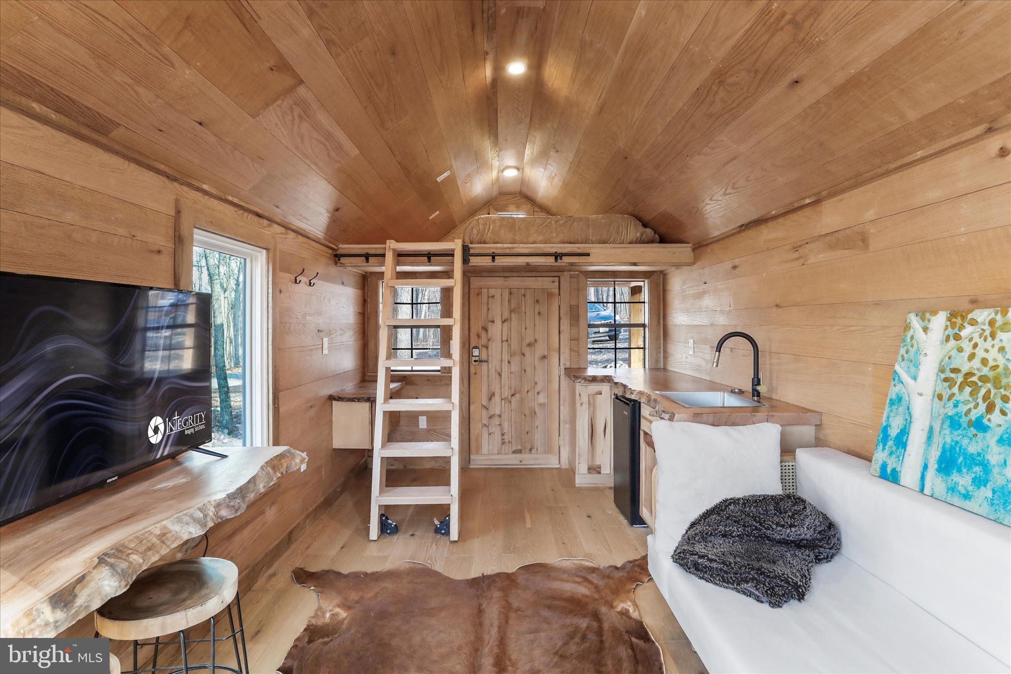 ROUSE MT - Residential