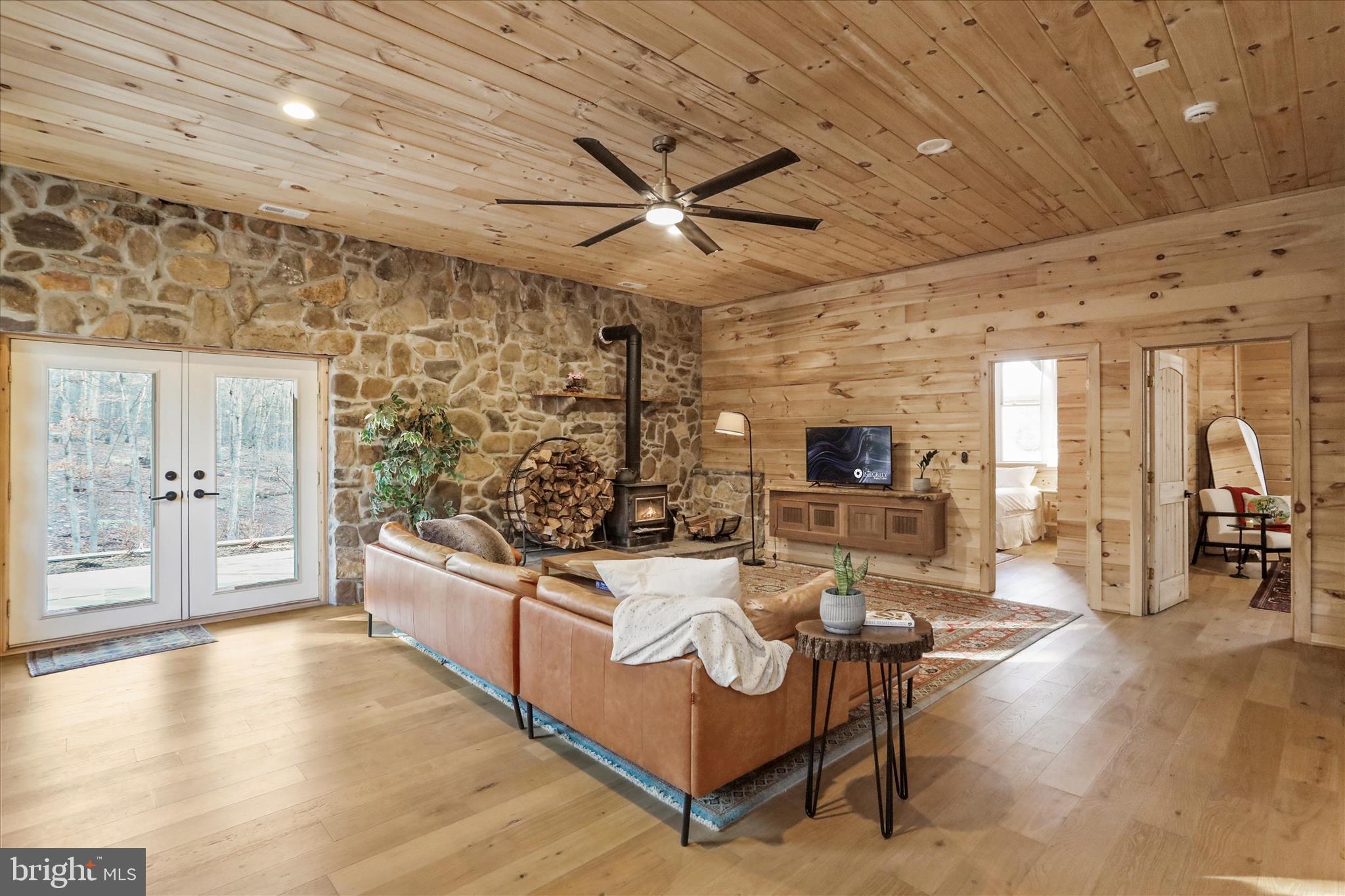 ROUSE MT - Residential