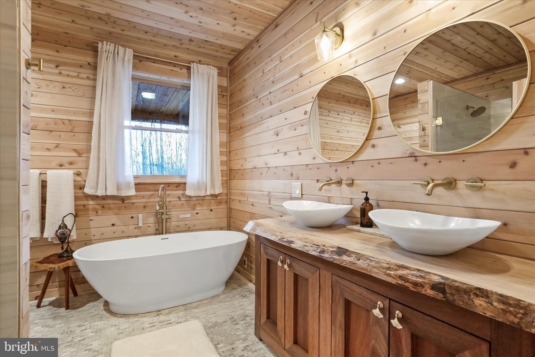 ROUSE MT - Residential