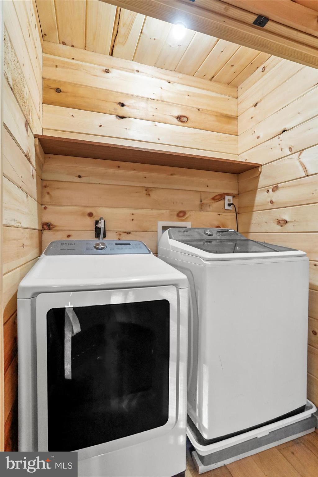 ROUSE MT - Residential