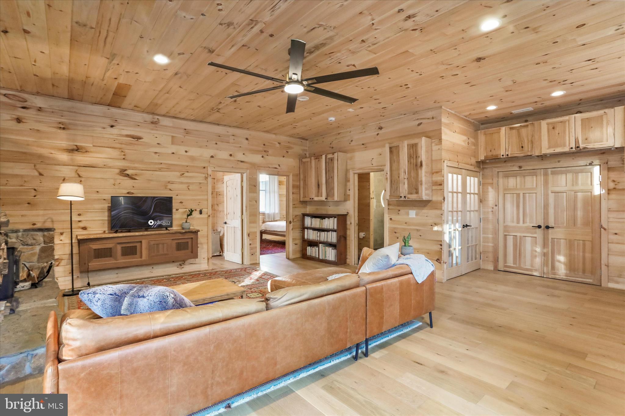 ROUSE MT - Residential