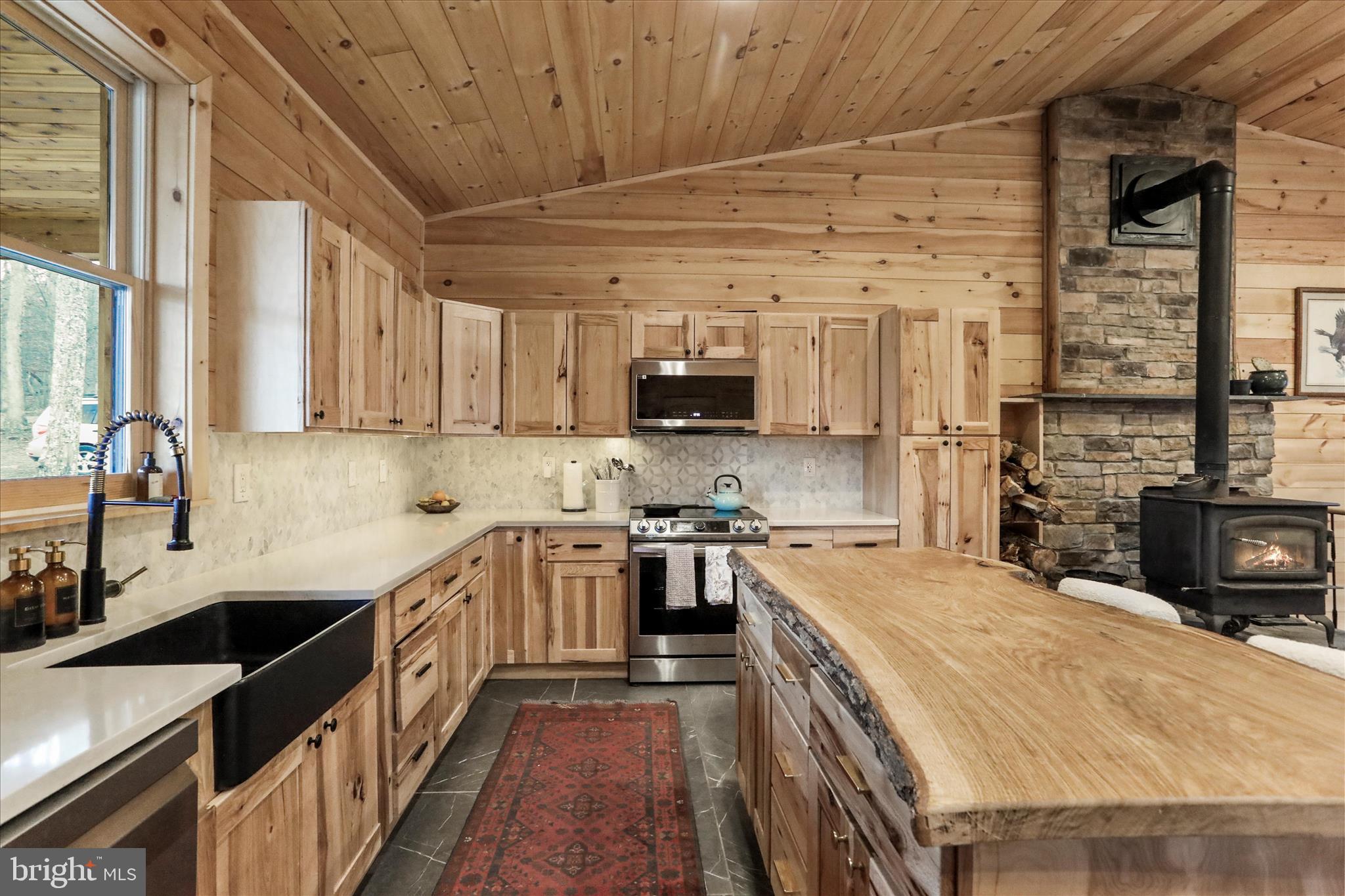 ROUSE MT - Residential