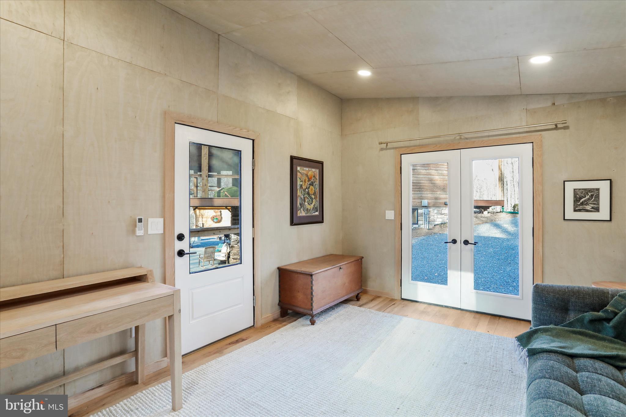 ROUSE MT - Residential