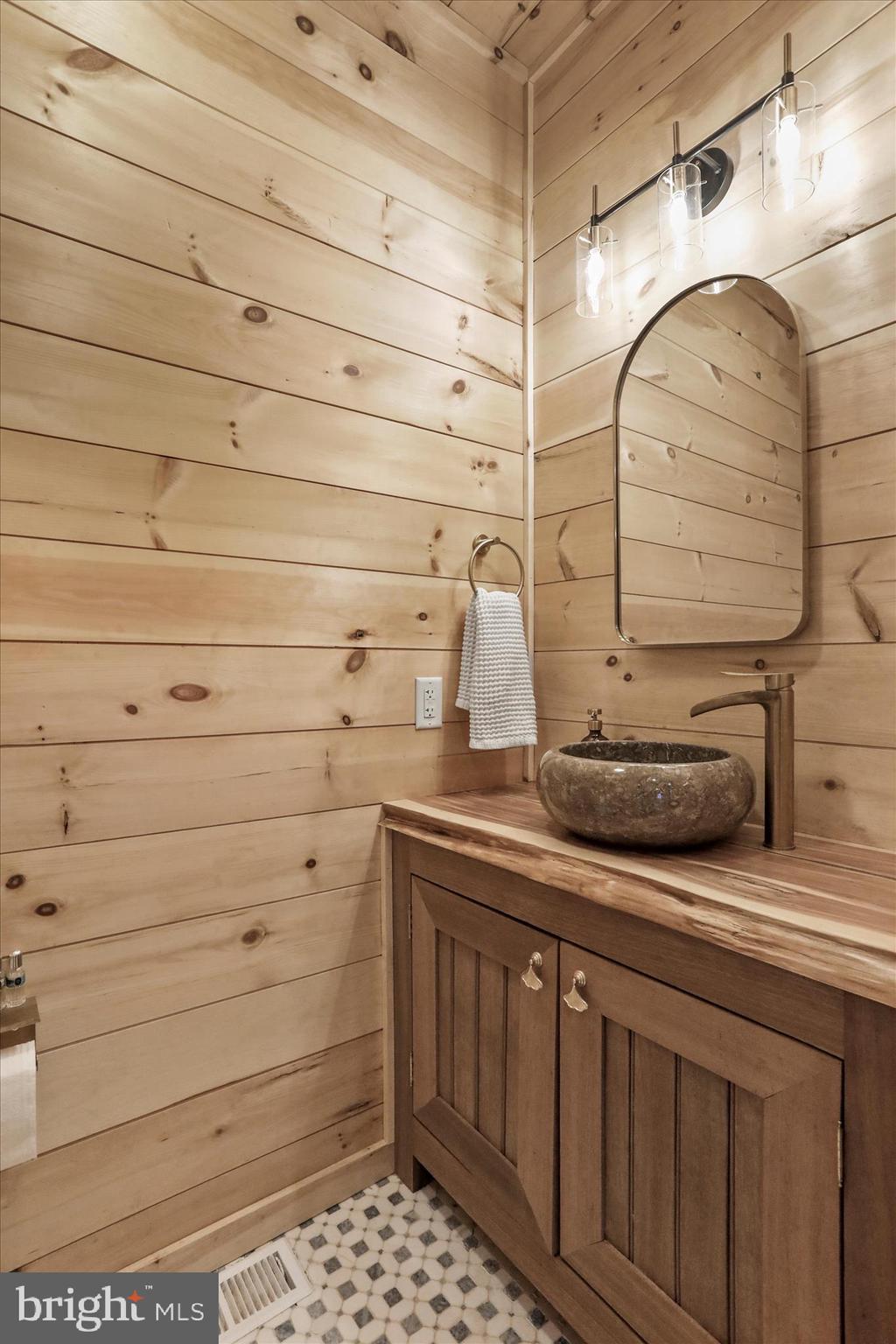 ROUSE MT - Residential