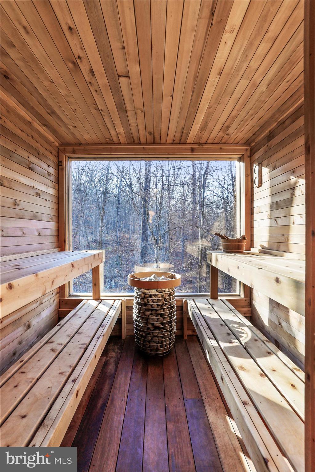 ROUSE MT - Residential