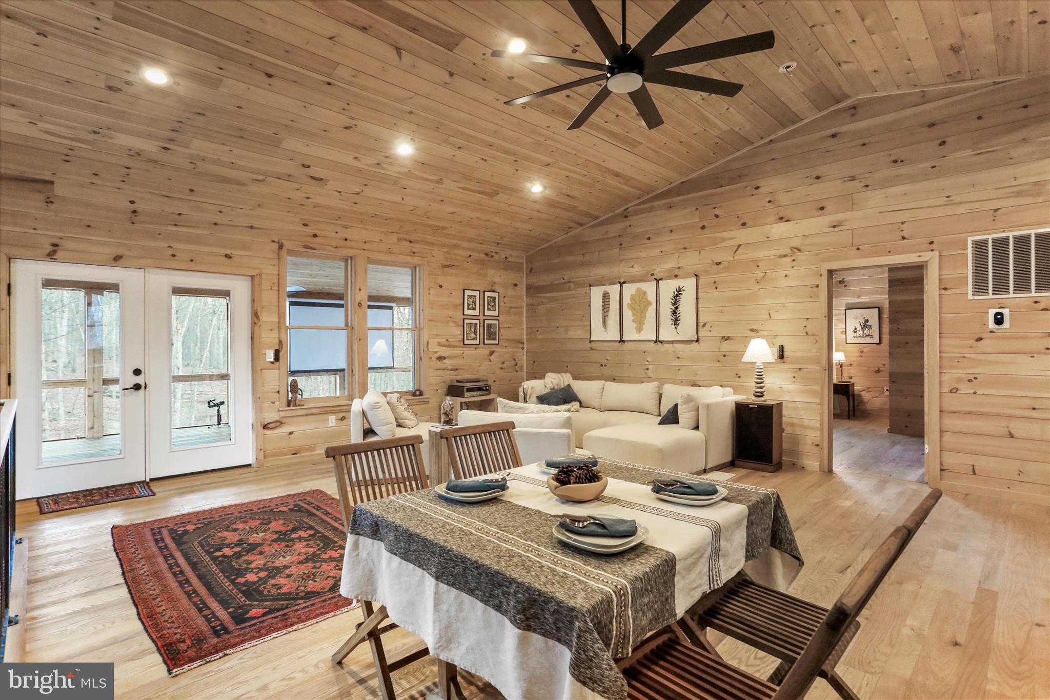 ROUSE MT - Residential