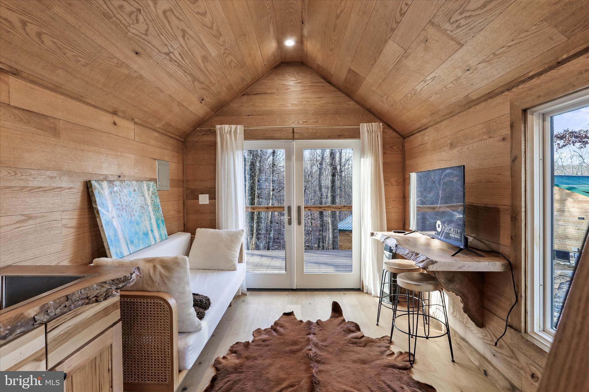 ROUSE MT - Residential