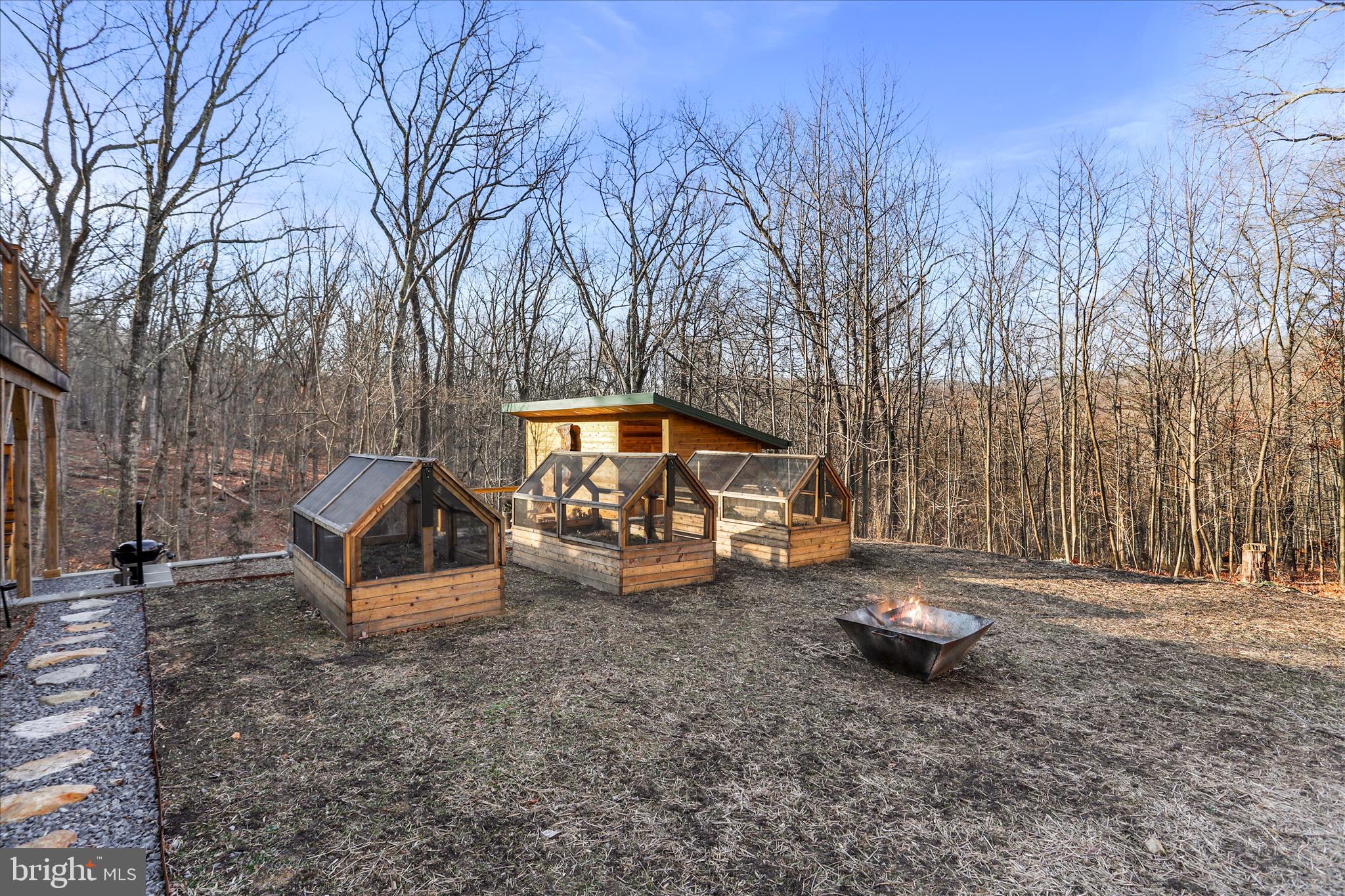 ROUSE MT - Residential