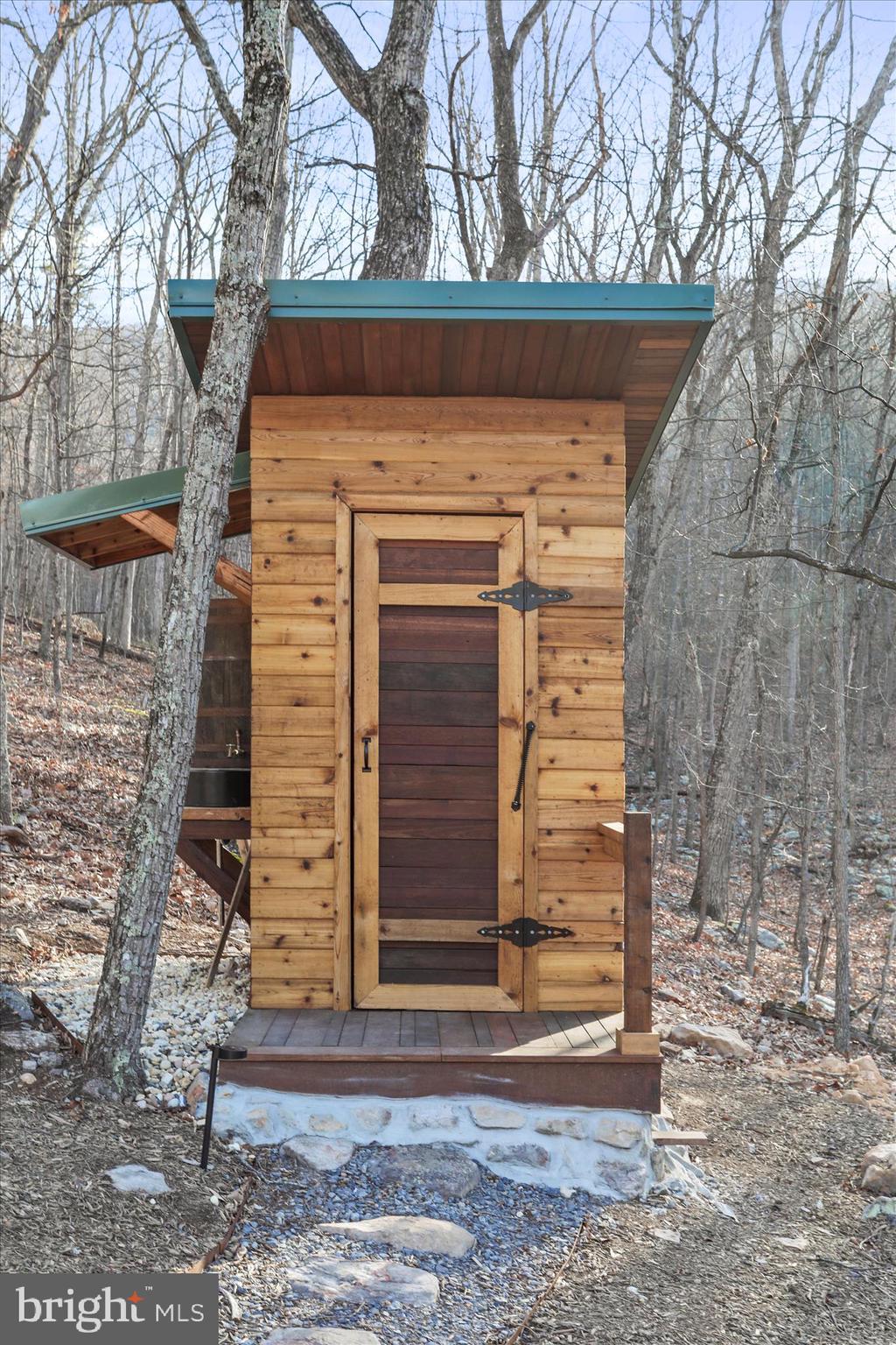 ROUSE MT - Residential