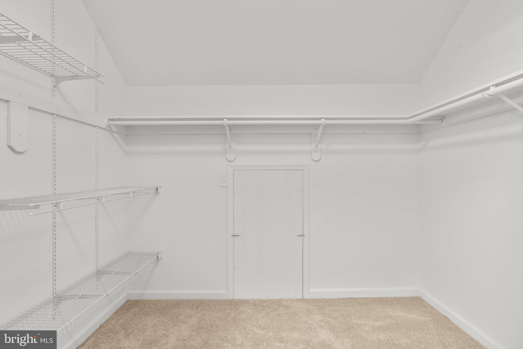 LAYTONSVILLE KNOLLS - Residential