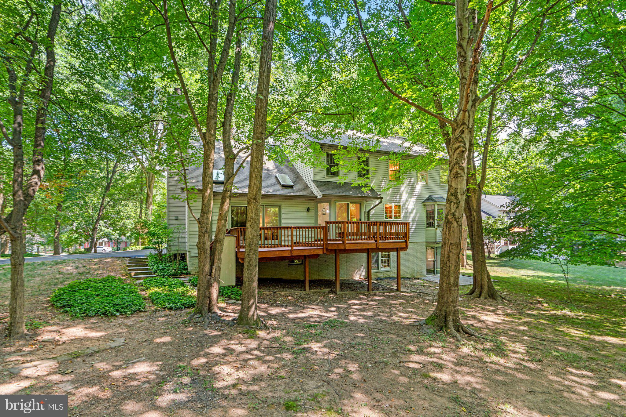 LAYTONSVILLE KNOLLS - Residential