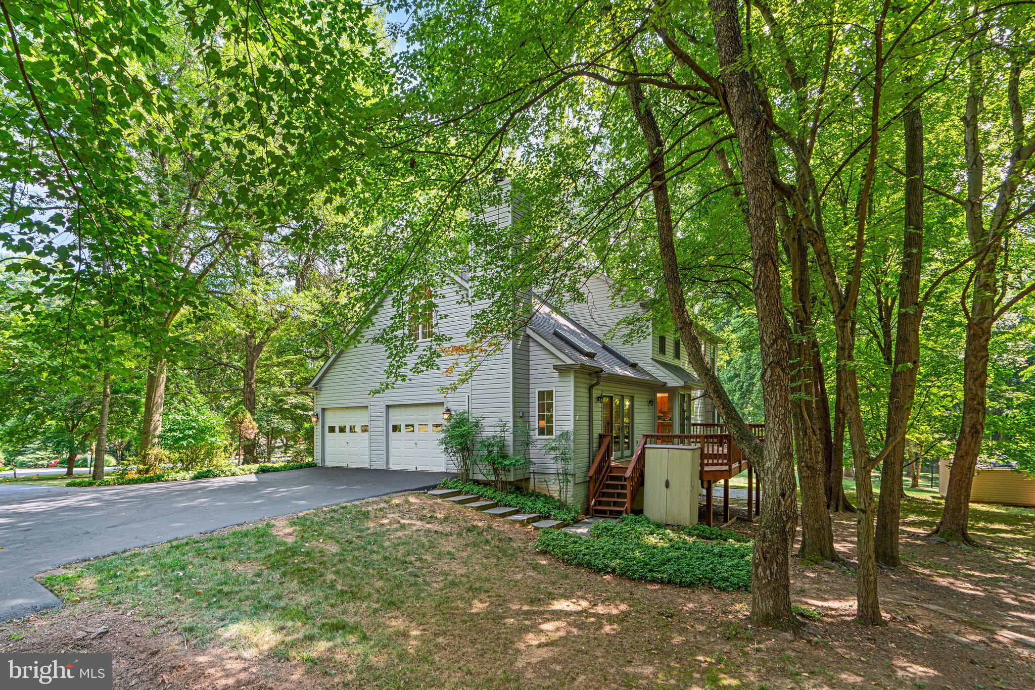 LAYTONSVILLE KNOLLS - Residential