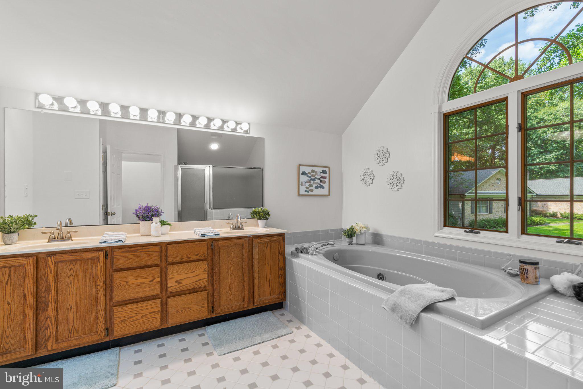 LAYTONSVILLE KNOLLS - Residential