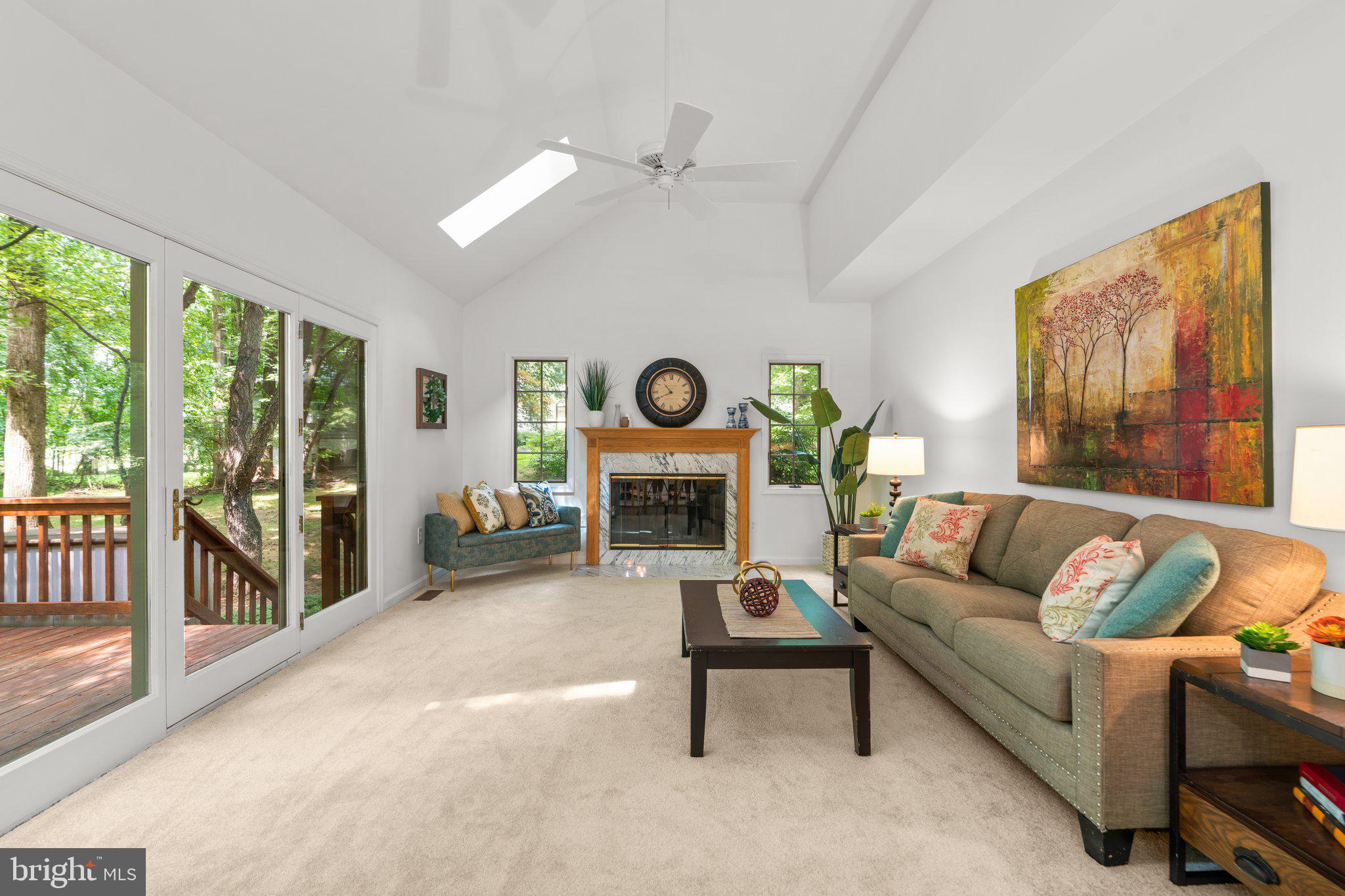 LAYTONSVILLE KNOLLS - Residential