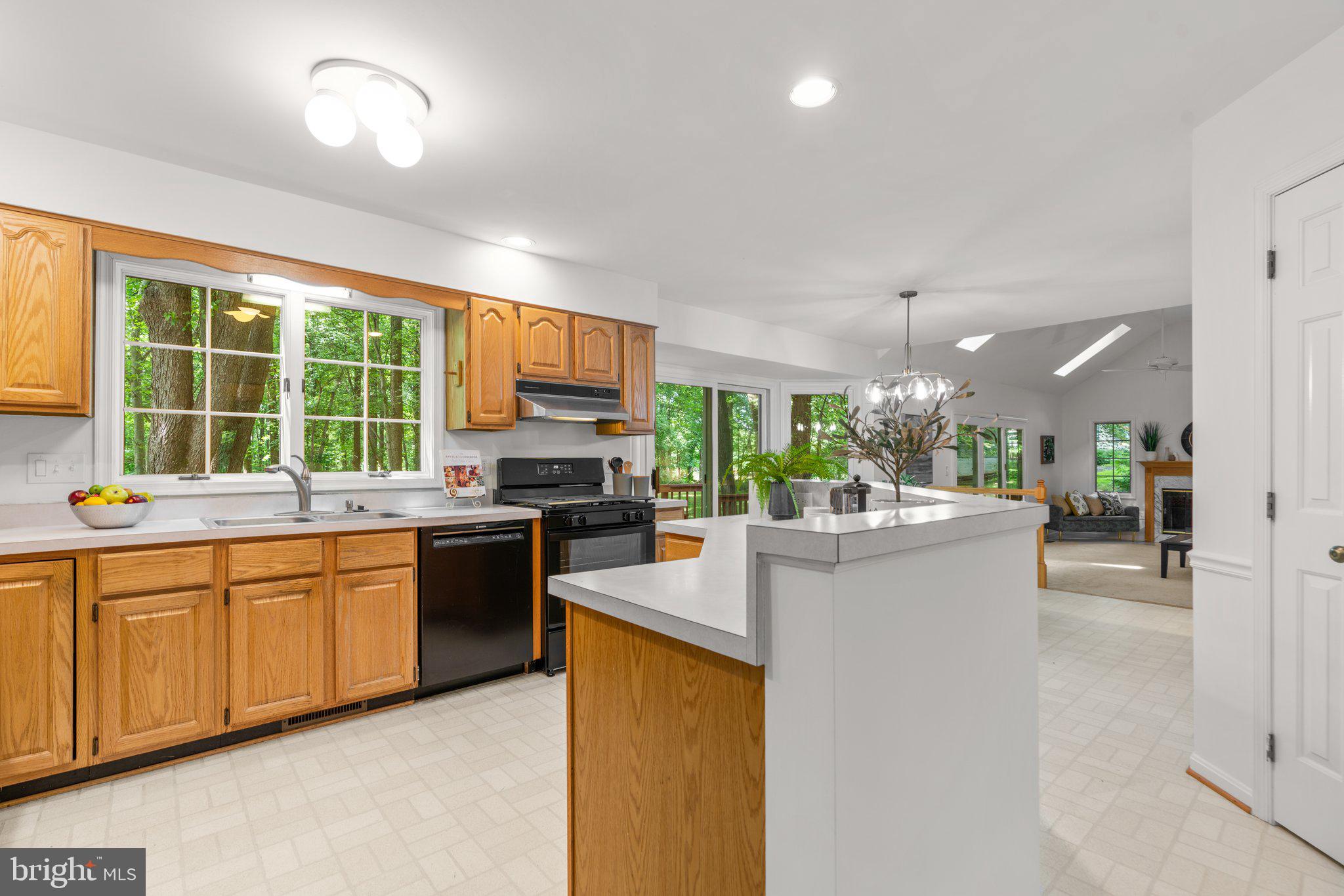 LAYTONSVILLE KNOLLS - Residential