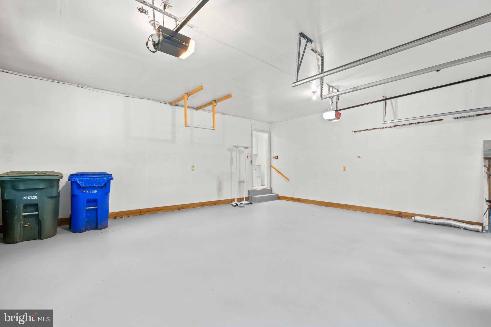 LAYTONSVILLE KNOLLS - Residential