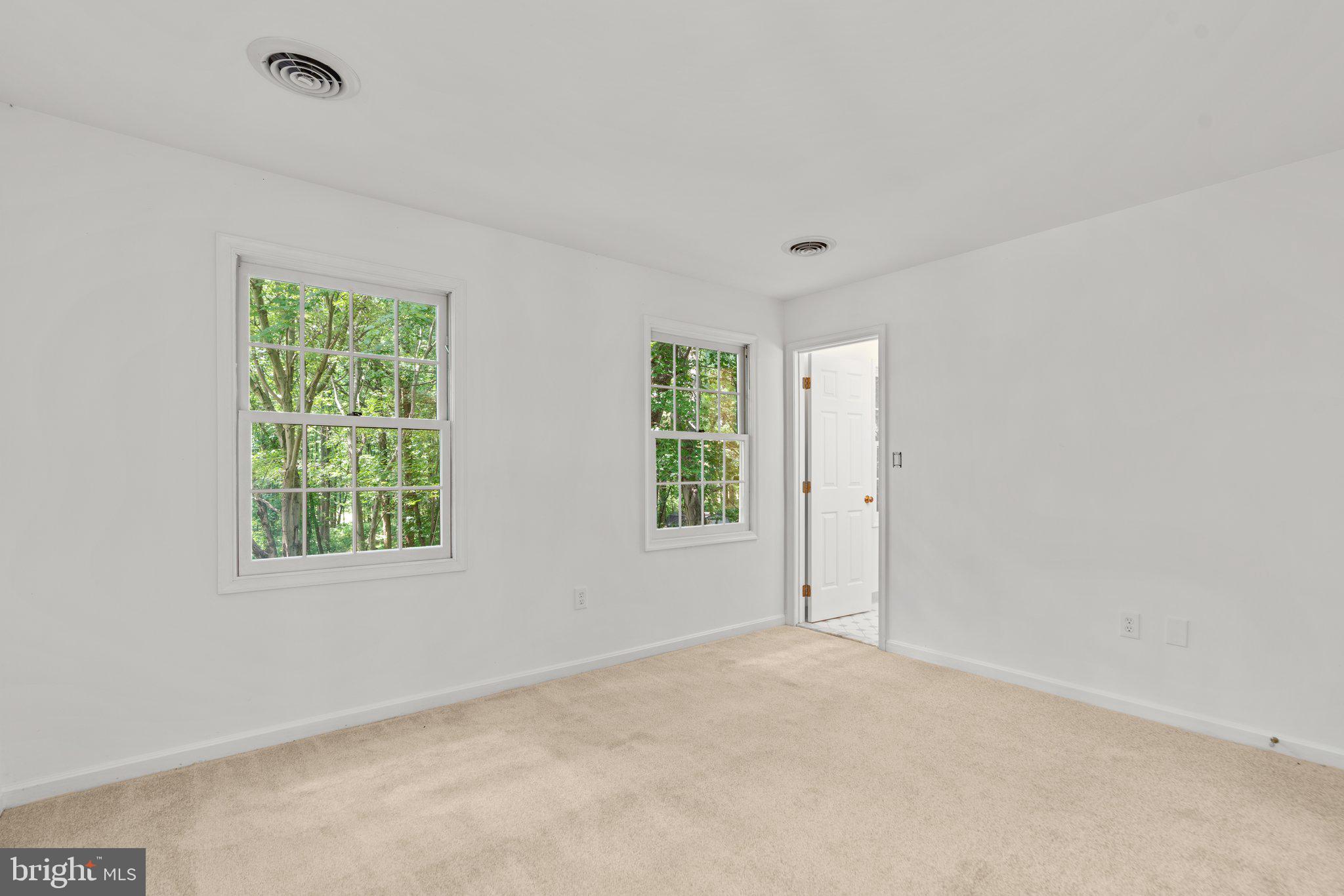 LAYTONSVILLE KNOLLS - Residential