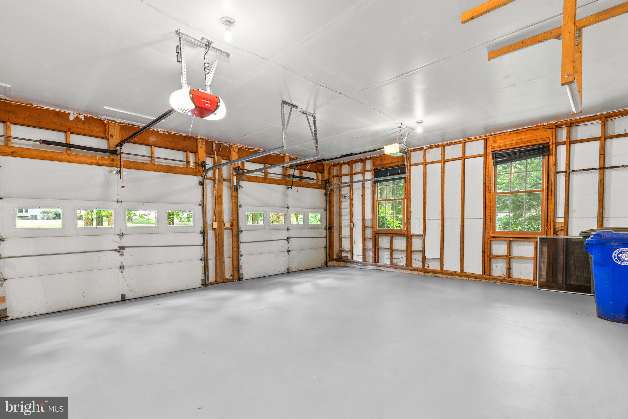 LAYTONSVILLE KNOLLS - Residential