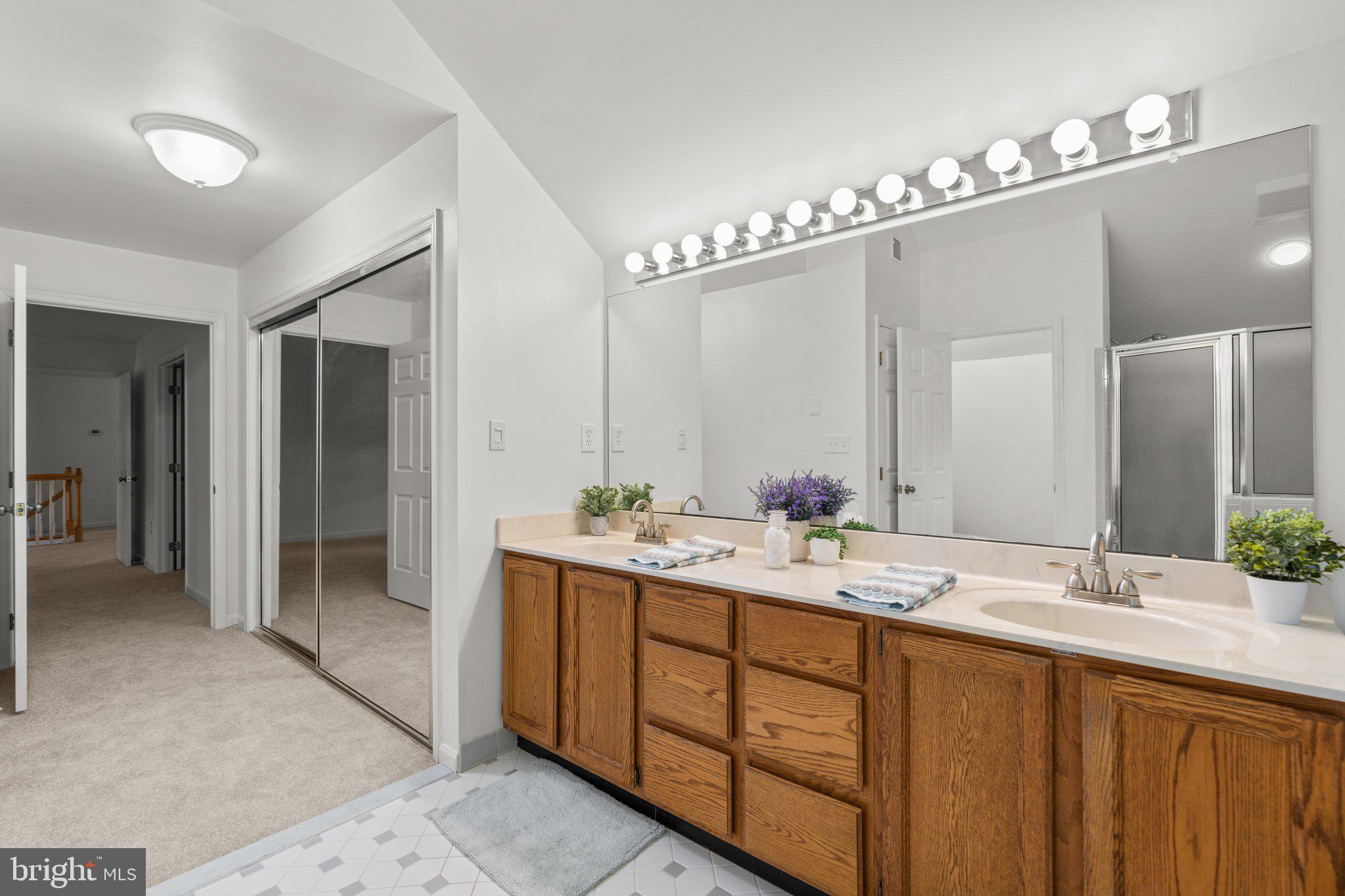 LAYTONSVILLE KNOLLS - Residential