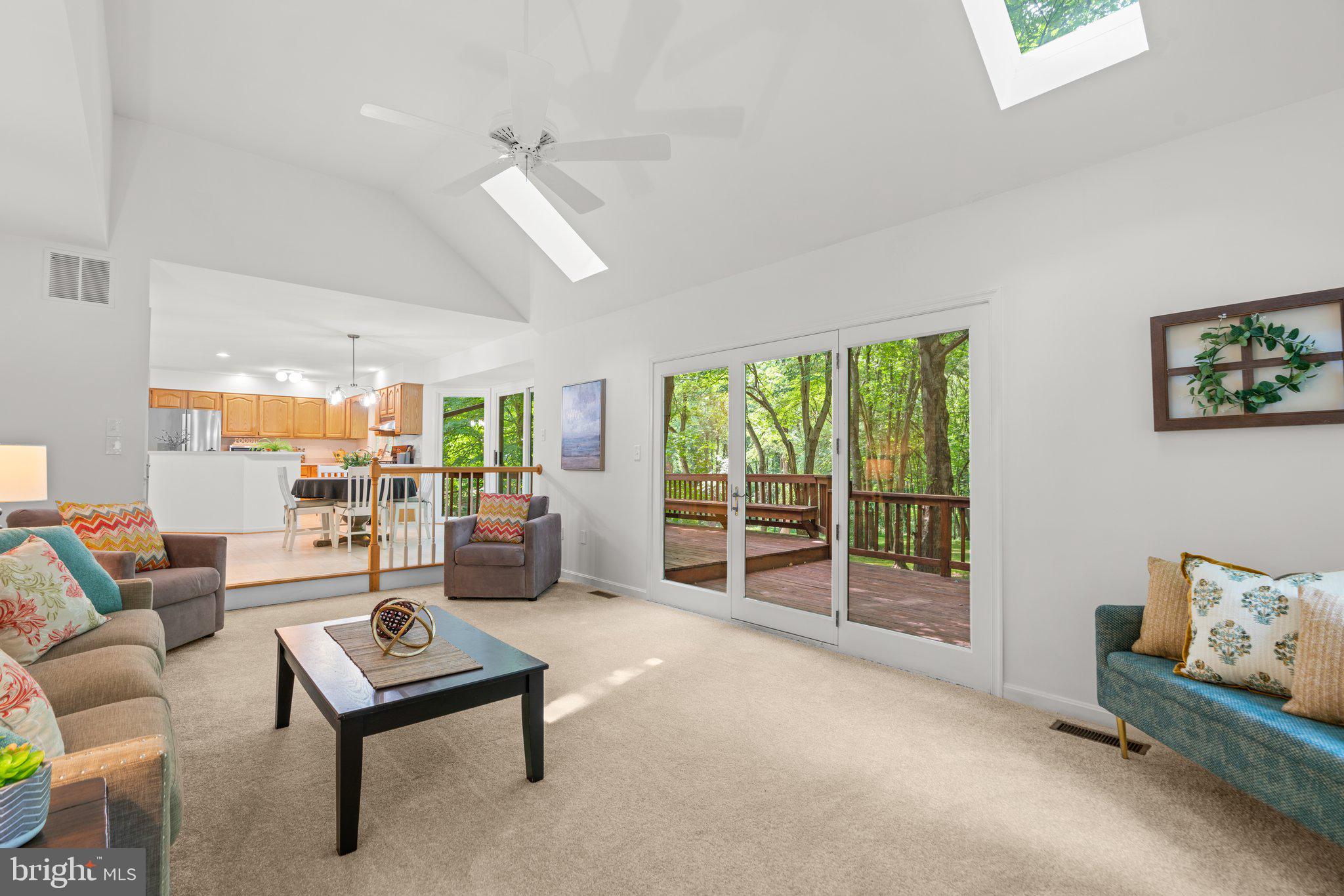 LAYTONSVILLE KNOLLS - Residential