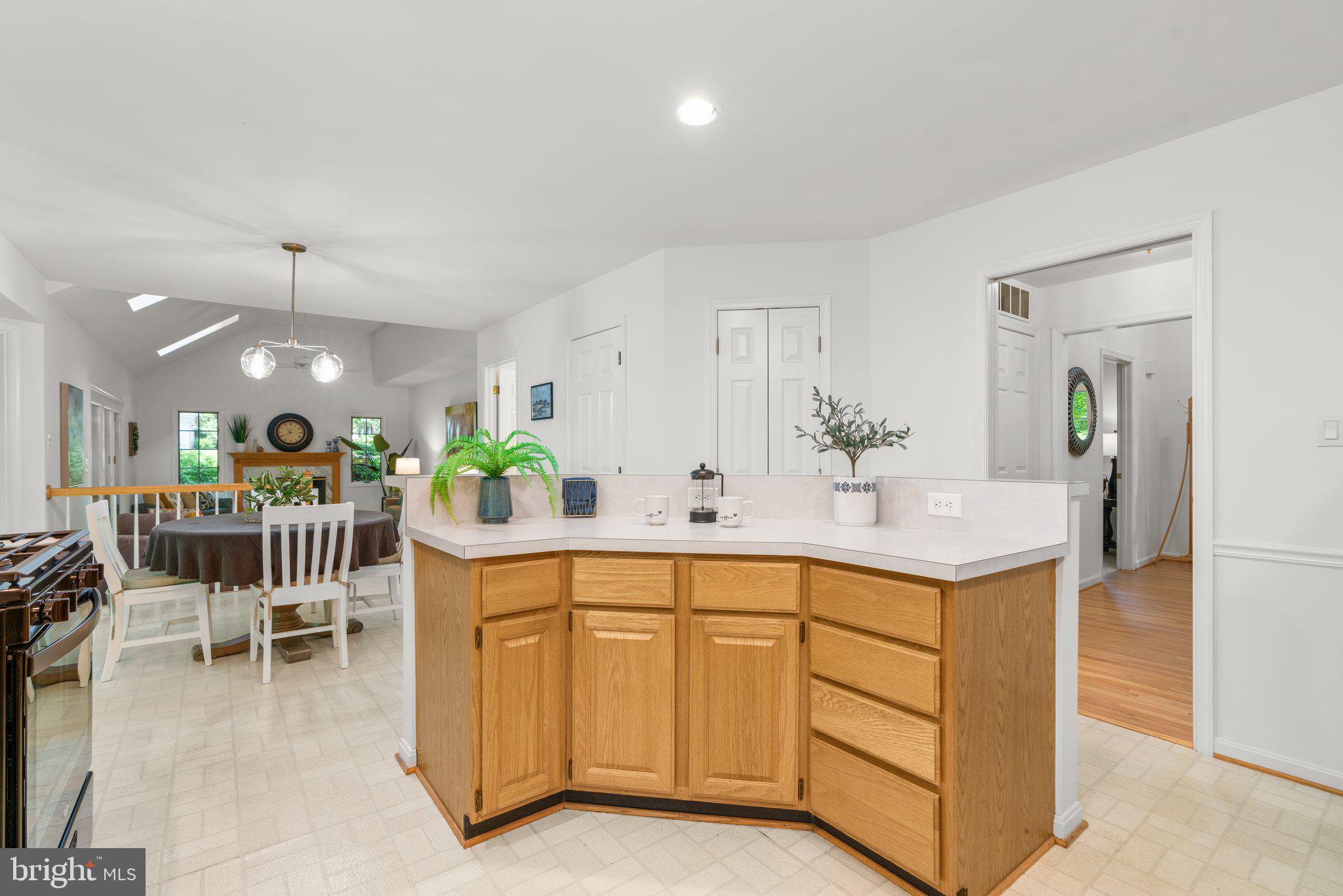 LAYTONSVILLE KNOLLS - Residential