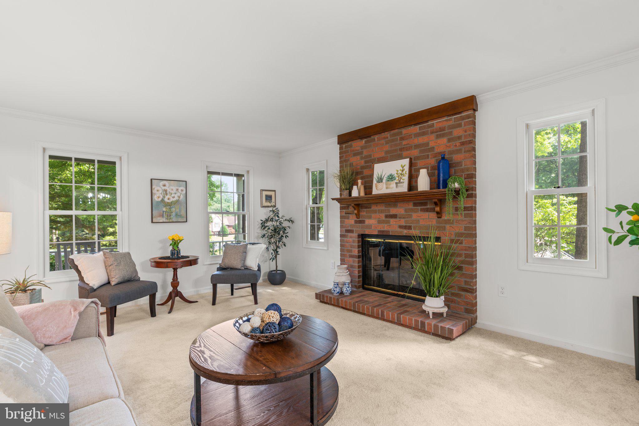 LAYTONSVILLE KNOLLS - Residential