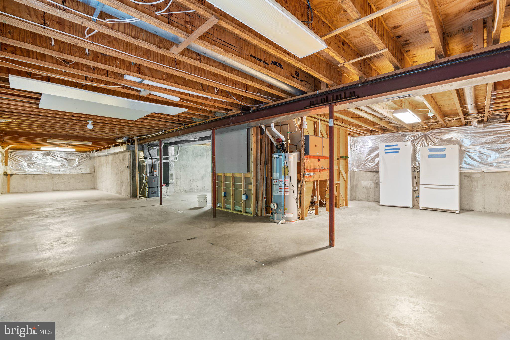 LAYTONSVILLE KNOLLS - Residential