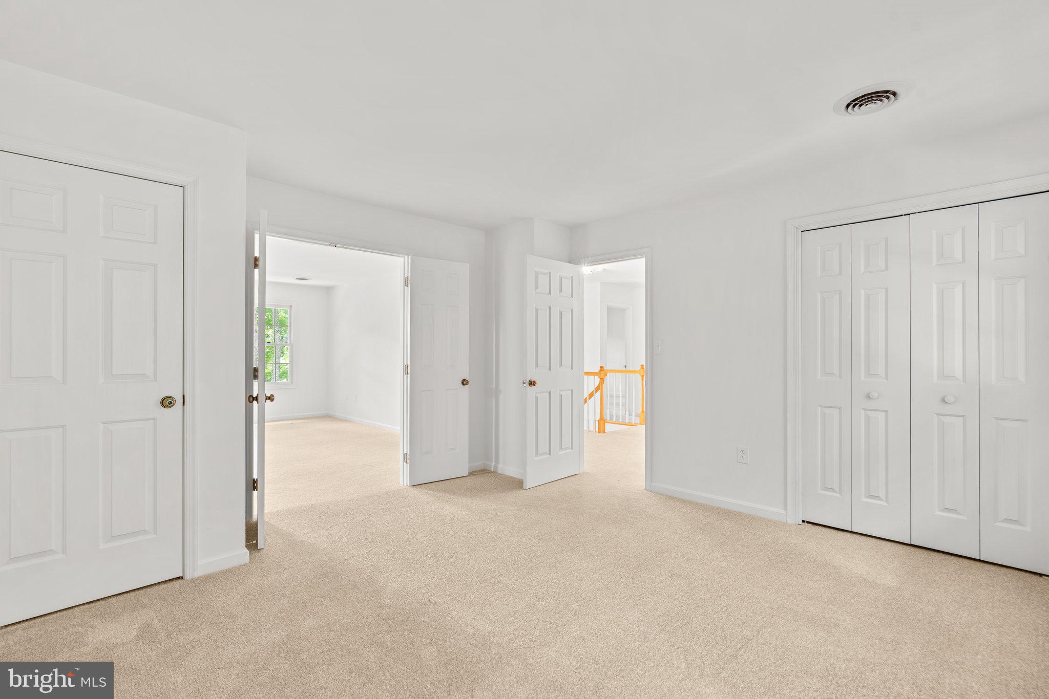 LAYTONSVILLE KNOLLS - Residential