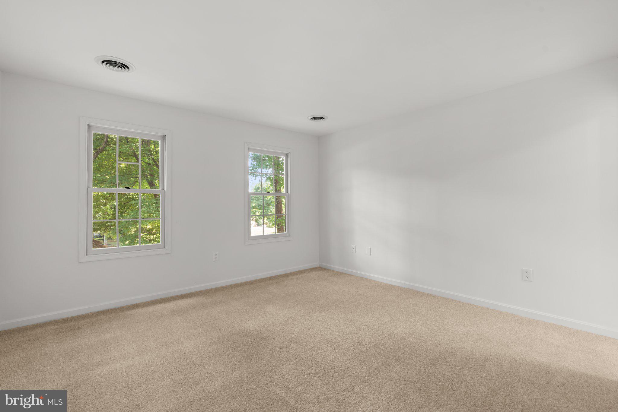 LAYTONSVILLE KNOLLS - Residential