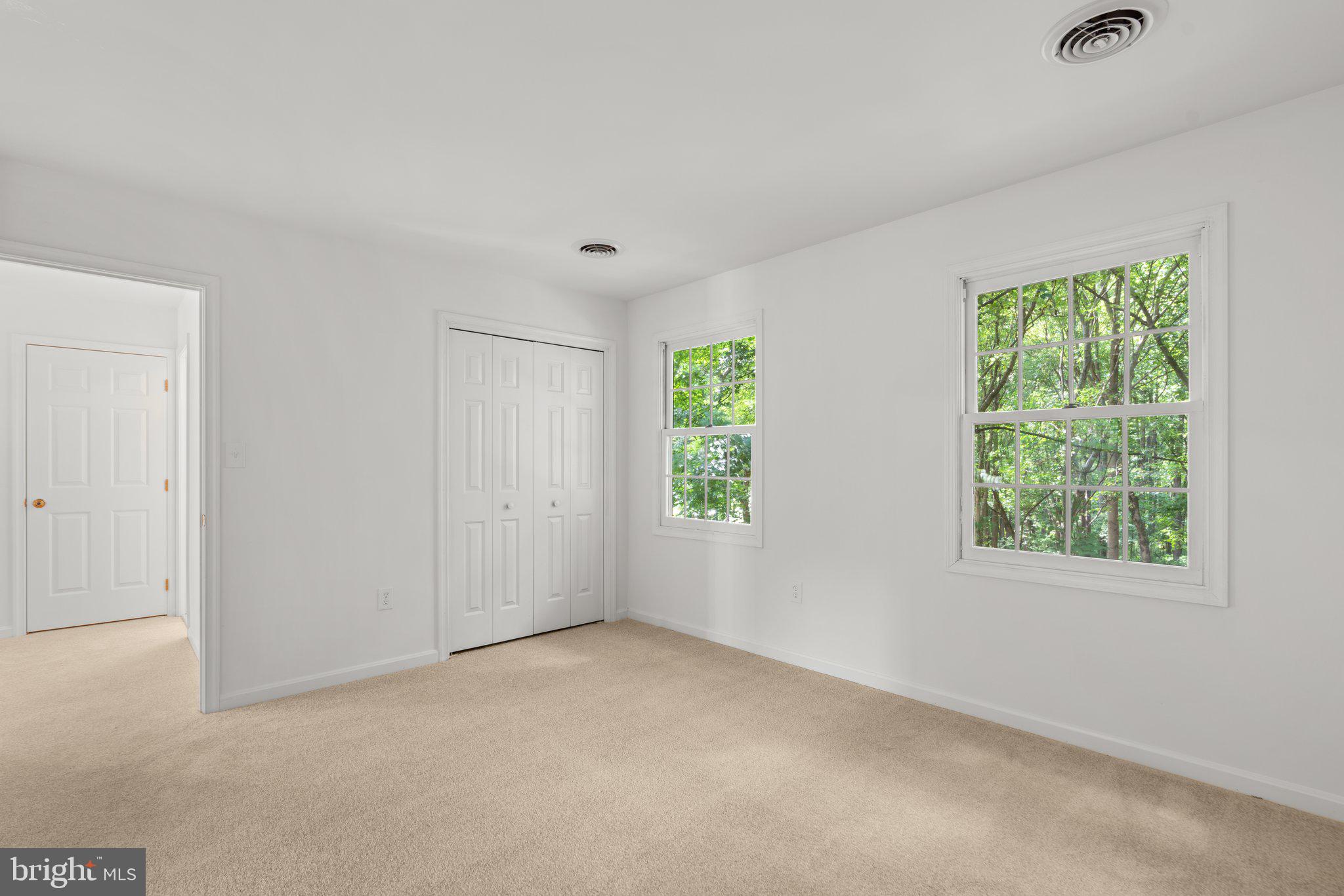 LAYTONSVILLE KNOLLS - Residential