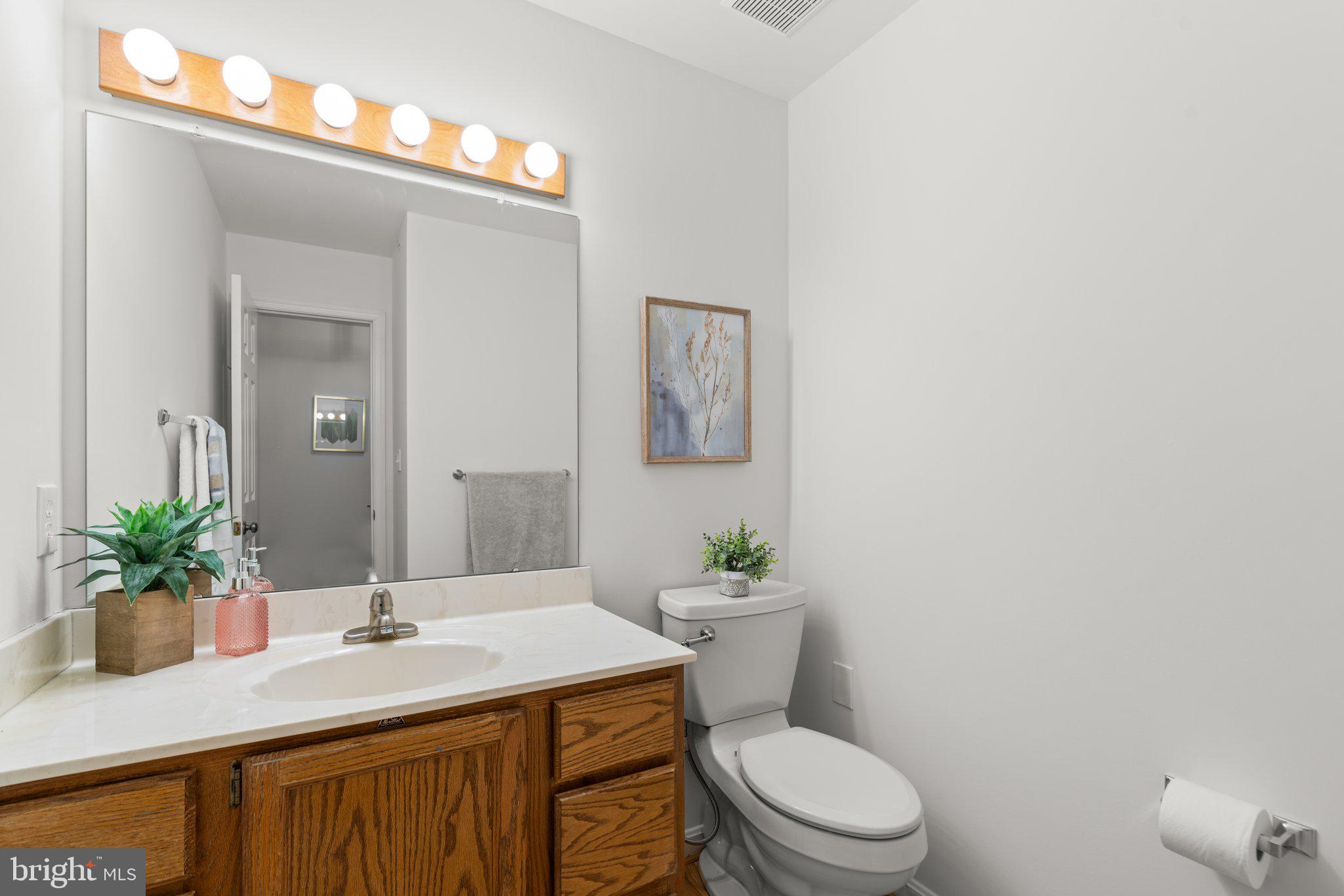 LAYTONSVILLE KNOLLS - Residential