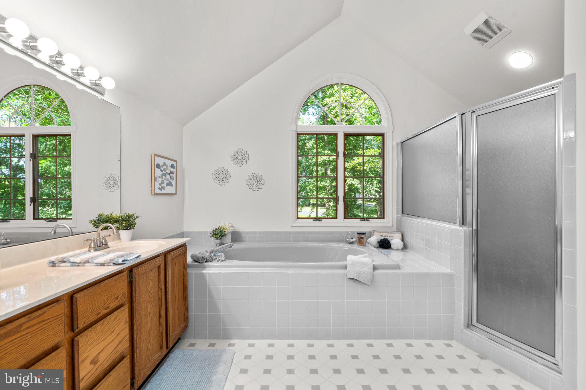 LAYTONSVILLE KNOLLS - Residential