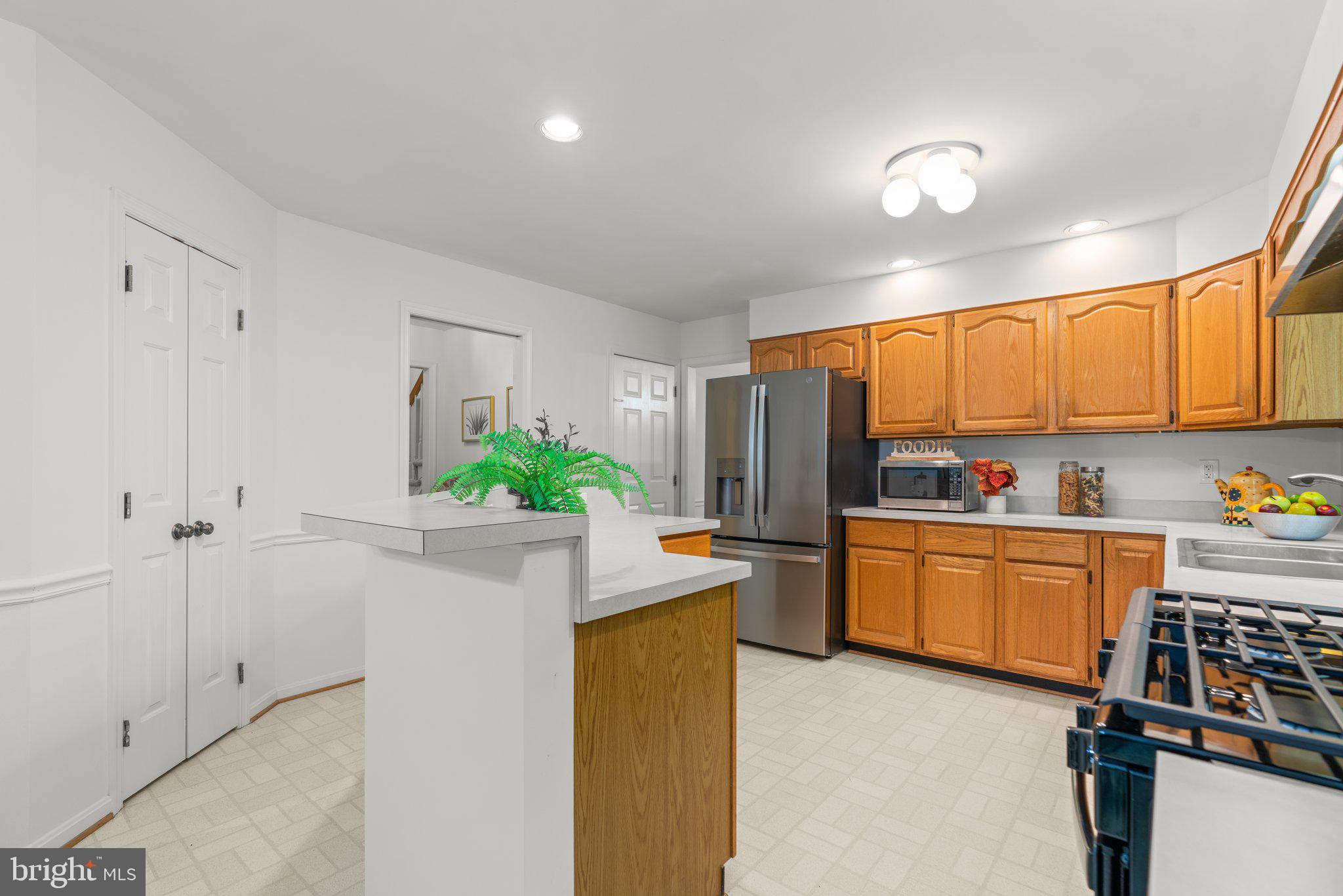 LAYTONSVILLE KNOLLS - Residential