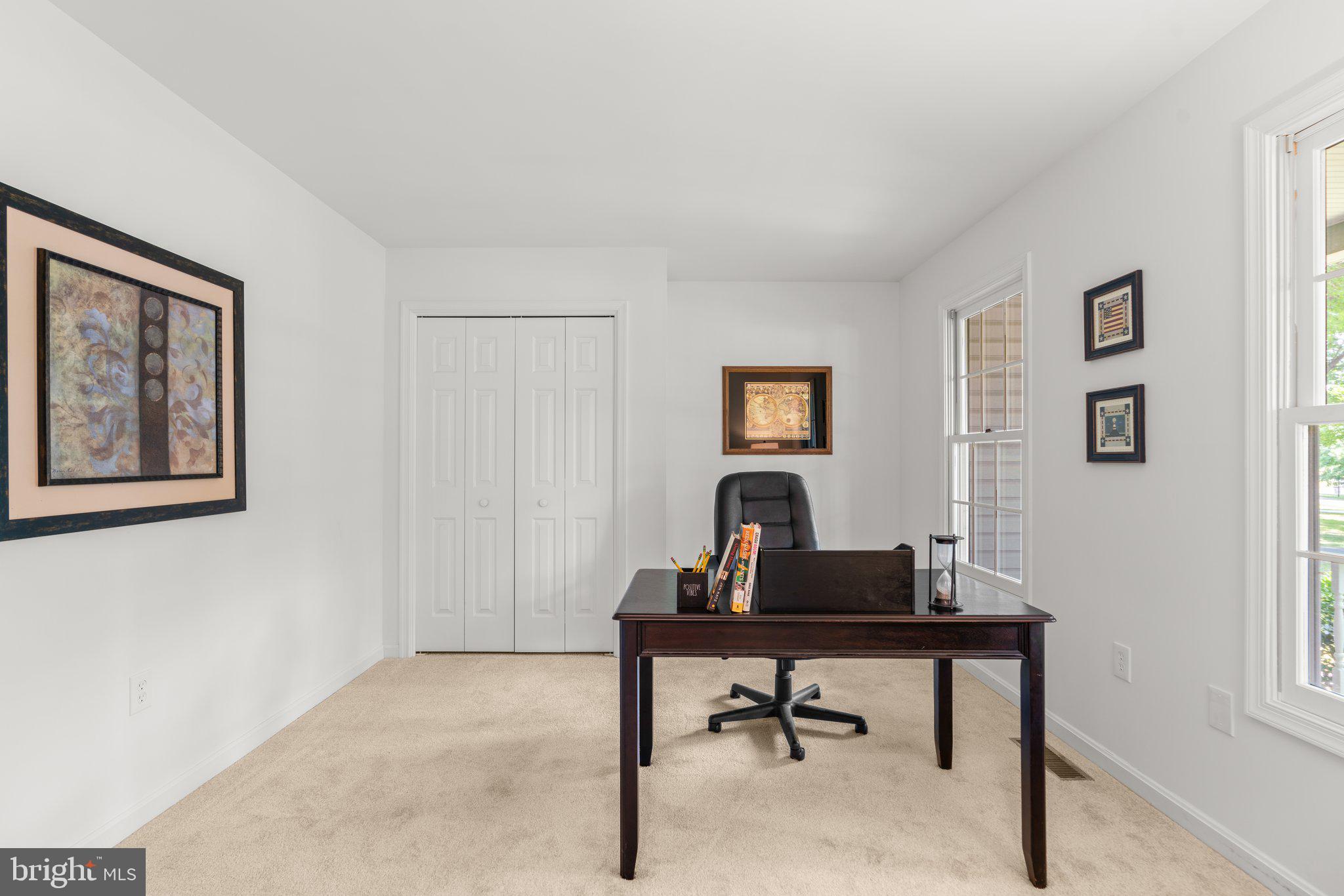 LAYTONSVILLE KNOLLS - Residential