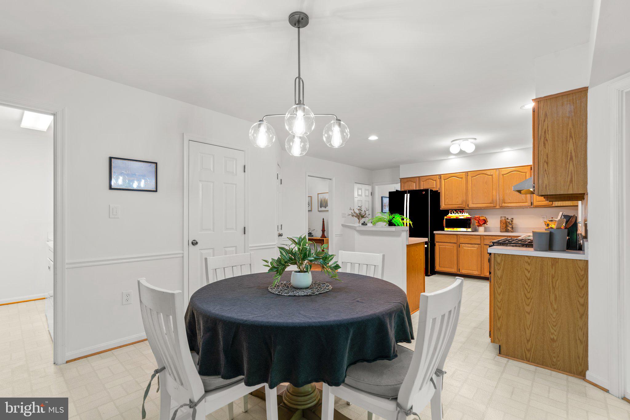 LAYTONSVILLE KNOLLS - Residential