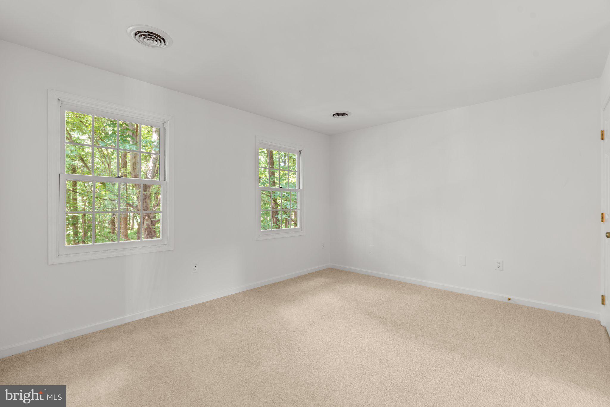 LAYTONSVILLE KNOLLS - Residential